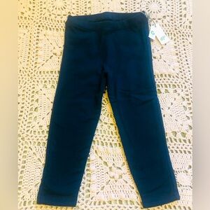 Brand New w/Tags Warm Winter Leggings
Monica and Andy
3T
Unisex